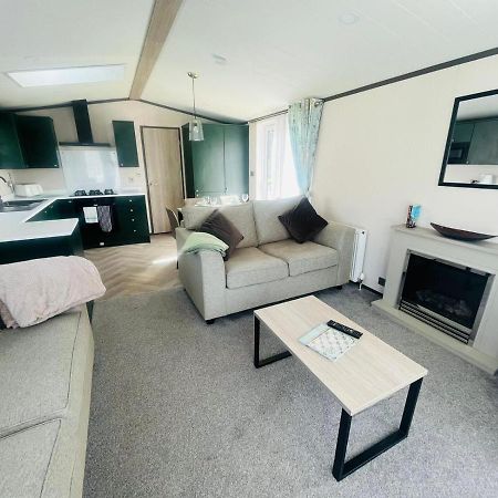 Evergreen Lodge With Hot Tub York Exteriör bild